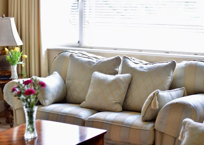 Corner House ニューポート