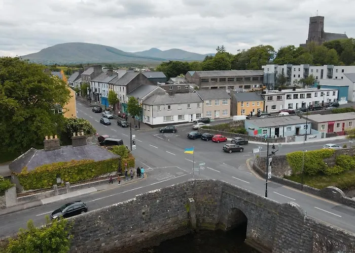 Corner House * ニューポート